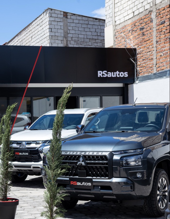 Agencia de RSautos en Riobamba con vehículos Mitsubishi